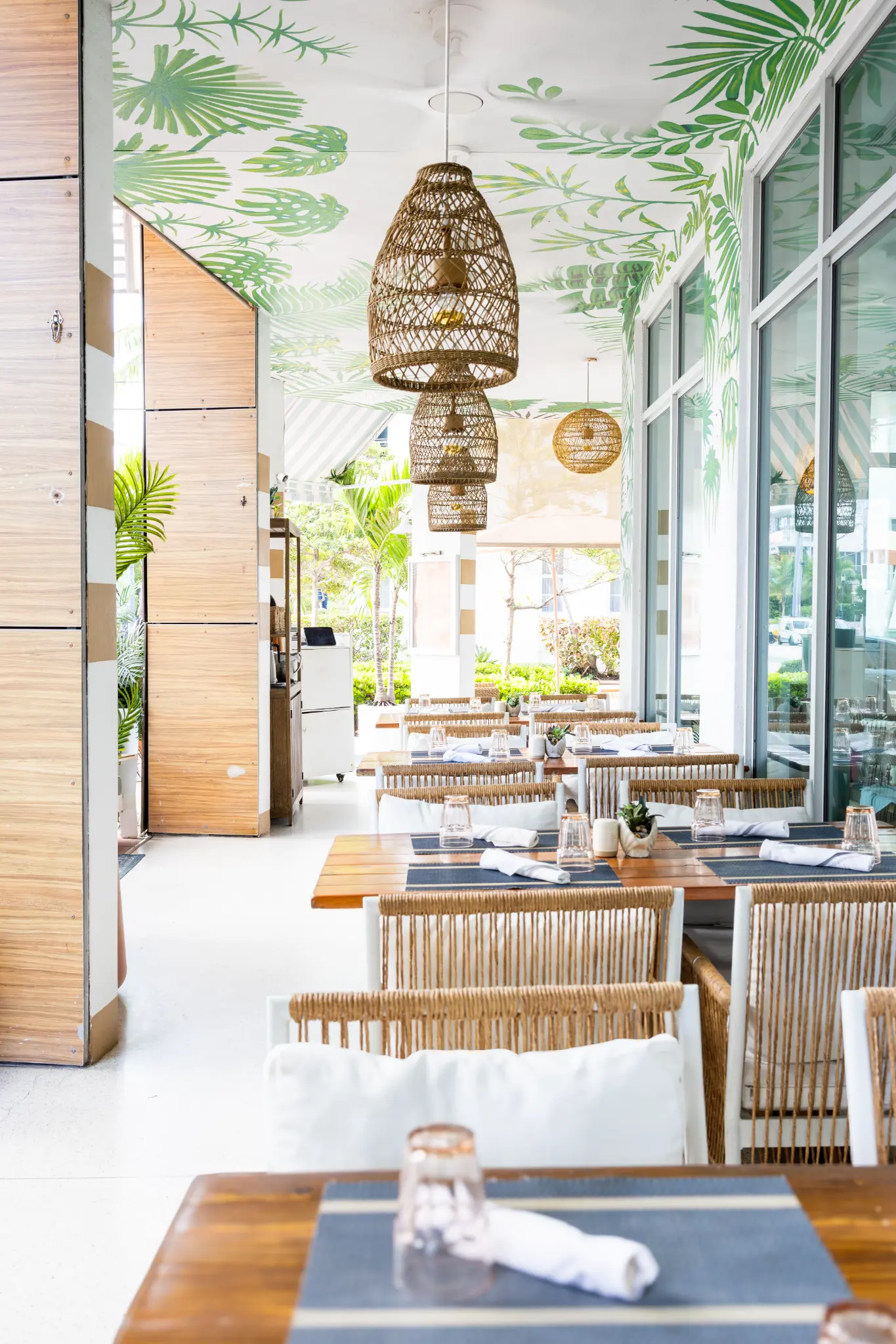Tropical Dining Area